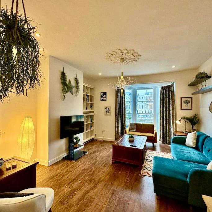 Stylish Coastal Home In The Centre Of ブライトン エクステリア 写真